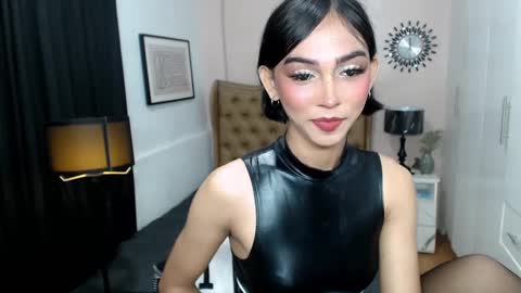 Pearl online show from March 12, 2025, 10:50 pm