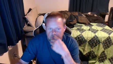 Snapshot of pecker40 chatting on December 5, 2024, 2:09 am pecker40 online show from December 5, 2024, 2:09 am