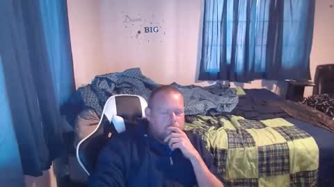 Snapshot of pecker40 chatting on January 1, 2025, 5:11 pm pecker40 online show from January 1, 2025, 5:11 pm