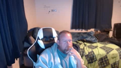 Snapshot of pecker40 chatting on January 11, 2025, 10:18 pm pecker40 online show from January 11, 2025, 10:18 pm