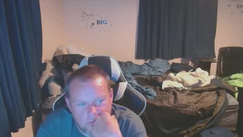 Snapshot of pecker40 chatting on February 17, 2025, 12:43 am pecker40 online show from February 17, 2025, 12:43 am