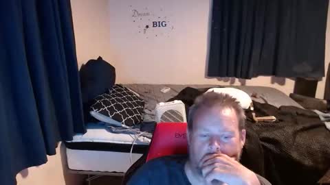 Snapshot of pecker40 chatting on October 24, 2025, 5:04 am pecker40 online show from October 24, 2025, 5:04 am