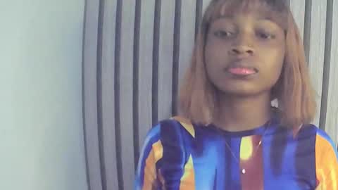 Lizzy online show from October 7, 2025, 11:51 am