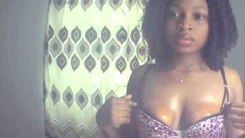 Lizzy online show from October 15, 2025, 12:49 pm