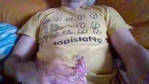 Snapshot of pegme80 chatting on May 4, 2026, 8:21 am pegme80 online show from May 4, 2026, 8:21 am