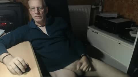 Pemue65 online show from December 5, 2025, 6:33 am