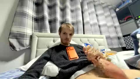 Penguin online show from April 10, 2026, 7:40 pm