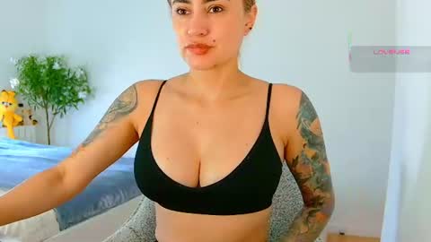 Snapshot of pennyy__ chatting on July 3, 2026, 9:48 am Hi Im Penelope better vibrations 1111 online show from July 3, 2026, 9:48 am