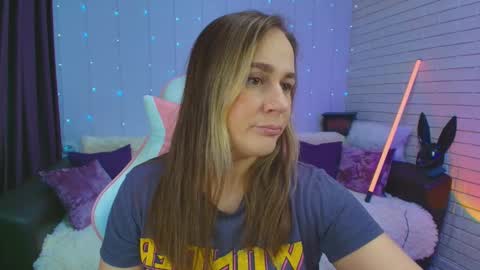 Dia  online show from March 1, 2025, 3:32 am