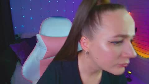 Dia  online show from November 21, 2025, 10:30 pm