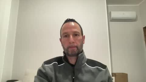 peppinslosqualo online show from February 19, 2025, 5:27 am