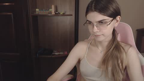 Farida online show from December 10, 2024, 11:19 pm