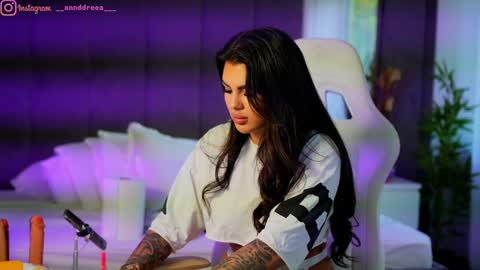 Dee online show from September 13, 2025, 12:49 pm