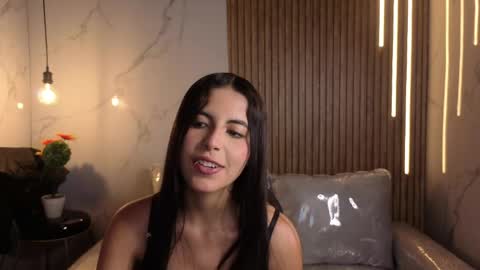 Snapshot of perla_lovely chatting on May 2, 2026, 12:43 pm perla_lovely online show from May 2, 2026, 12:43 pm