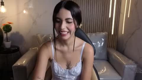 Snapshot of perla_lovely chatting on May 20, 2026, 12:22 pm perla_lovely online show from May 20, 2026, 12:22 pm