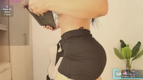 PERLA online show from October 21, 2025, 2:18 pm