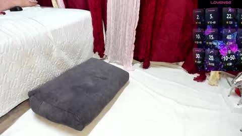 Perla Thompson online show from October 26, 2025, 5:30 pm