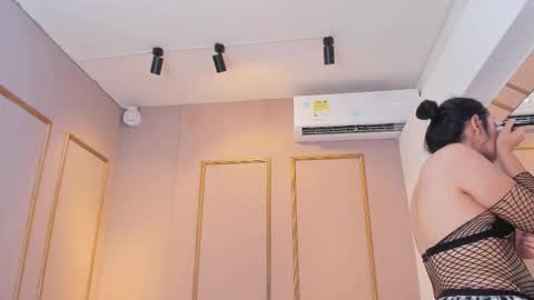 PerlaPreciosa online show from February 25, 2026, 4:11 am