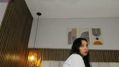 PerlaPreciosa online show from July 19, 2026, 4:05 am