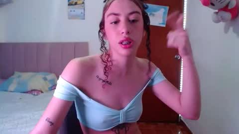 perlaweb_09 online show from December 17, 2025, 9:10 pm