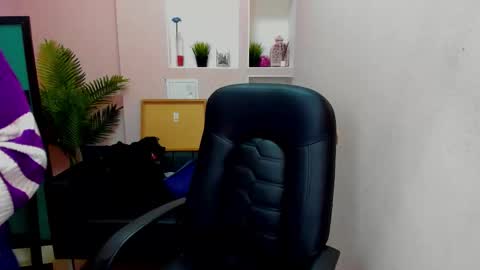 horror flying on the wings of the night.... online show from November 30, 2025, 11:14 am