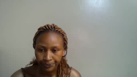 peru_queen online show from November 18, 2025, 9:03 am