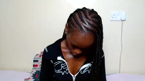 perverted_sweet online show from May 26, 2026, 1:07 pm
