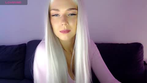 Snapshot of pervyblonde chatting on December 18, 2024, 12:07 pm Isabella online show from December 18, 2024, 12:07 pm