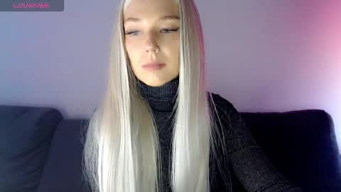 Snapshot of pervyblonde chatting on December 3, 2025, 9:29 am Isabella online show from December 3, 2025, 9:29 am