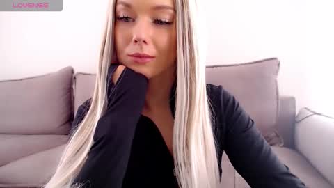 Snapshot of pervyblonde chatting on February 27, 2026, 10:26 am Isabella online show from February 27, 2026, 10:26 am
