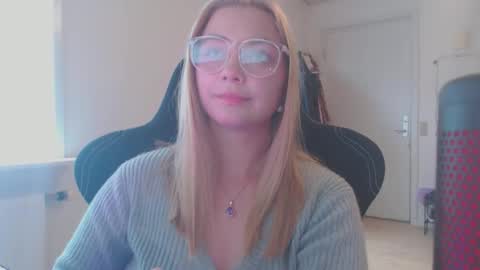 Snapshot of petalkiss chatting on September 10, 2025, 2:39 pm petalkiss online show from September 10, 2025, 2:39 pm