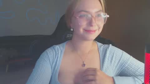 Snapshot of petalkiss chatting on September 24, 2025, 3:15 pm petalkiss online show from September 24, 2025, 3:15 pm