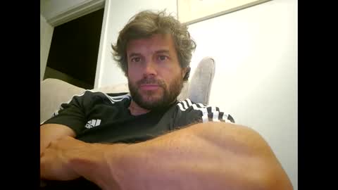 Snapshot of pete_le_meat chatting on June 10, 2026, 10:19 pm pete_le_meat online show from June 10, 2026, 10:19 pm