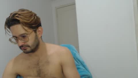 Snapshot of peter_x_annaud chatting on September 29, 2025, 10:53 am FELIPE online show from September 29, 2025, 10:53 am