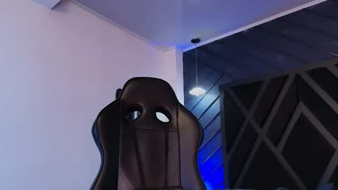 PETES EVANS new account online show from April 17, 2026, 11:30 pm