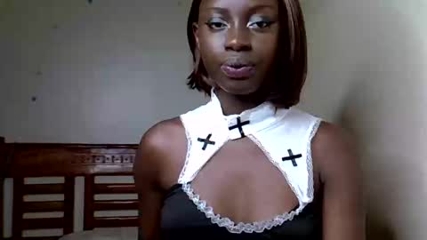 Snapshot of petite_charm chatting on April 9, 2026, 8:47 pm Charm online show from April 9, 2026, 8:47 pm