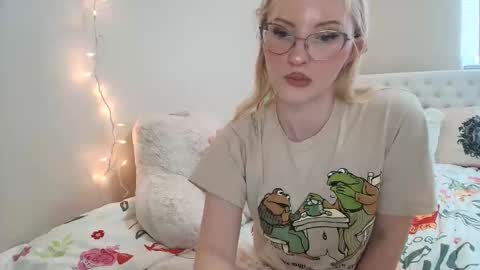 Little cupcake online show from November 11, 2025, 6:30 pm