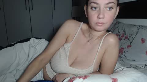 Snapshot of petite_danielle chatting on October 4, 2025, 6:17 pm petite_danielle online show from October 4, 2025, 6:17 pm