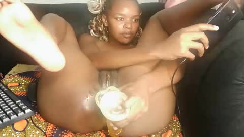 mimi online show from March 18, 2026, 7:28 pm