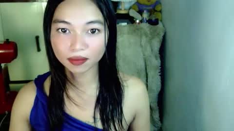 petite_mary69 online show from April 18, 2026, 10:52 am