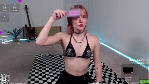 Snapshot of petitebrat chatting on January 25, 2025, 8:00 pm PiperAvery online show from January 25, 2025, 8:00 pm