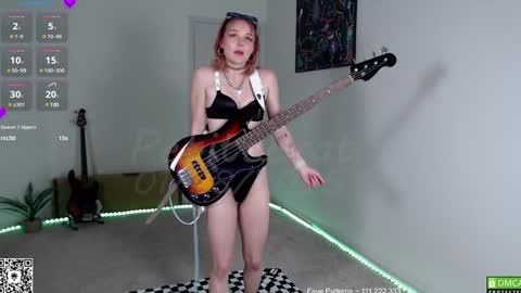 Snapshot of petitebrat chatting on January 28, 2025, 11:28 pm PiperAvery online show from January 28, 2025, 11:28 pm