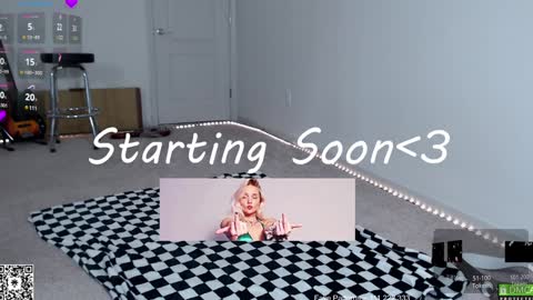 Snapshot of petitebrat chatting on January 30, 2025, 6:32 pm PiperAvery online show from January 30, 2025, 6:32 pm