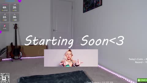 Snapshot of petitebrat chatting on February 7, 2025, 11:01 am PiperAvery online show from February 7, 2025, 11:01 am