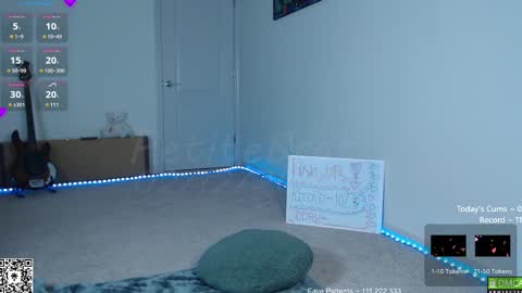 Snapshot of petitebrat chatting on February 12, 2025, 10:59 pm PiperAvery online show from February 12, 2025, 10:59 pm