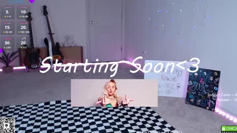Snapshot of petitebrat chatting on February 26, 2025, 6:43 pm PiperAvery online show from February 26, 2025, 6:43 pm