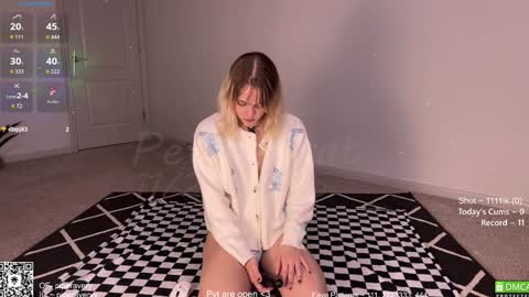 PiperAvery online show from November 22, 2025, 8:02 am