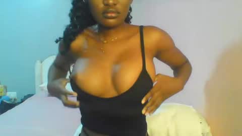 Snapshot of petiteediva chatting on June 17, 2026, 2:36 am diva online show from June 17, 2026, 2:36 am
