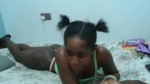 Snapshot of petitegirly12 chatting on March 6, 2025, 2:29 pm petitegirly12 online show from March 6, 2025, 2:29 pm
