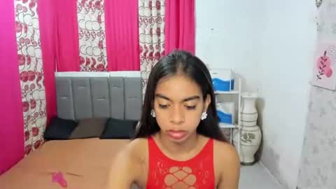 petitehorsycock online show from May 19, 2026, 5:47 am